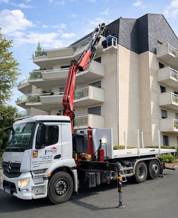 Joneau Entreprise sur un chantier de toiture dans le Loir-et-Cher